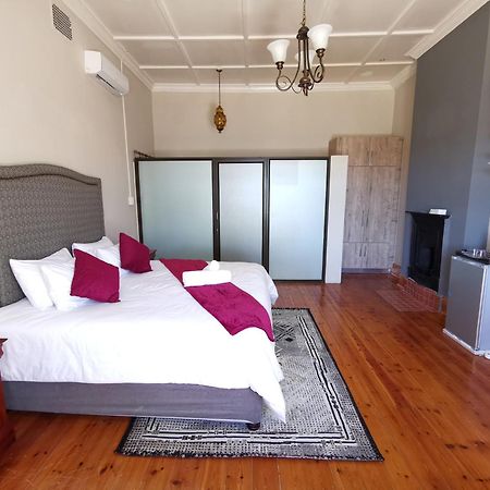 Lucolo Palace B&B Aliwal North Exterior photo